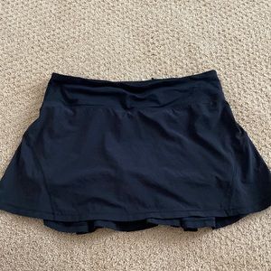 Lululemon skirt size 6
